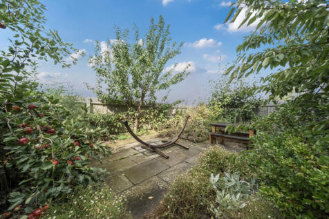 1348861-6-68b97d9...