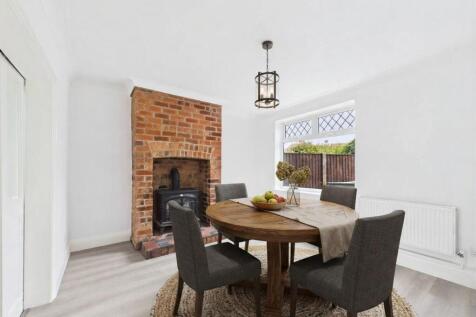 Dining Room (Virtually Furnished)