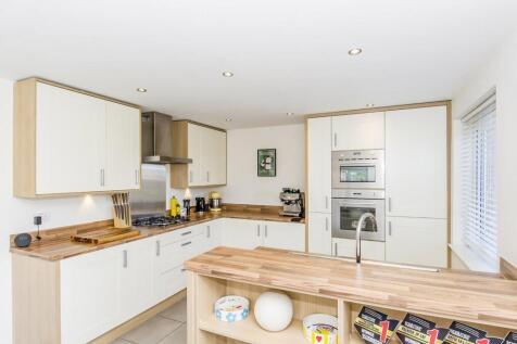 Whites Crescent, Market Harborough photo 4