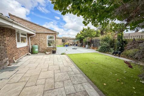 ADDITIONAL VIEW OF GARDEN