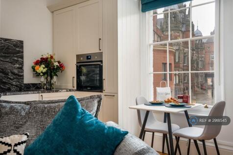 Living/Kitchen, Dining Area