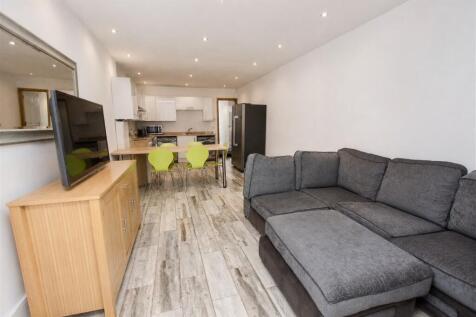 Open Plan Kitchen/ L