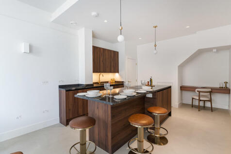 Reception/Kitchen