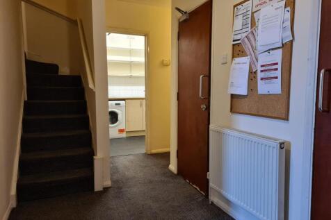 Hallway - 58b Mill Road.jpg