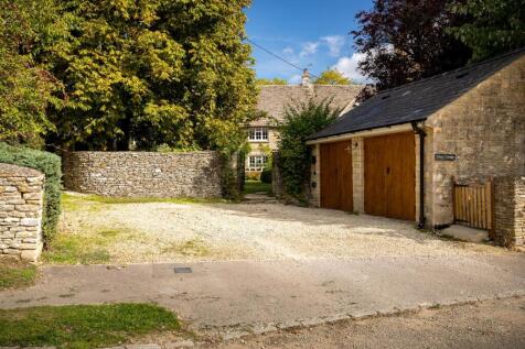2 - Dairy Cottage - GL7 5JX - Web.jpg