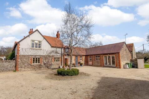 College Farm House - Courtyard.jpg