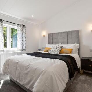 Double Bedroom EXAMPLE