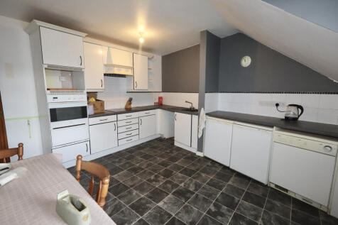 Kitchen / dining room