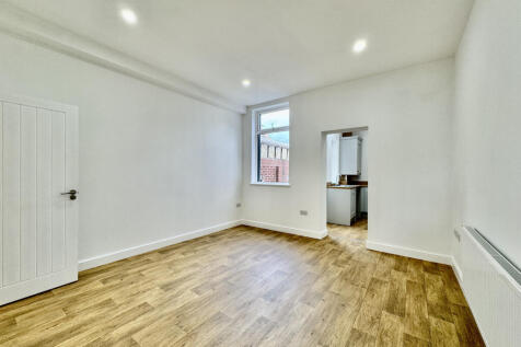 Chapel Lane, Carlton, Barnsley, S71 photo 4