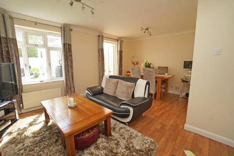 Sedgefield Close, Portsmouth photo 5