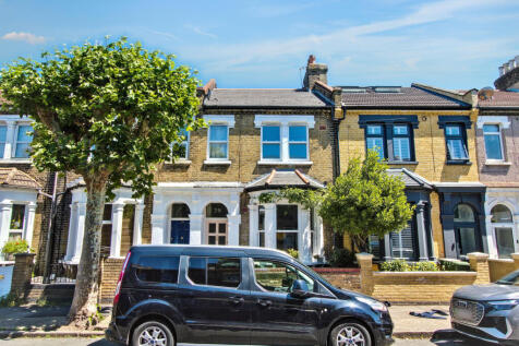 Flat B, 28 Bolton Road, Stratford, London, E15 4JY