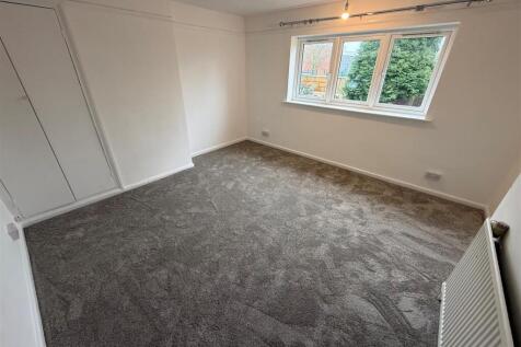 11 Ryder Way Bedroom 1.jpg