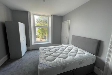 70 Alma Road photo 4