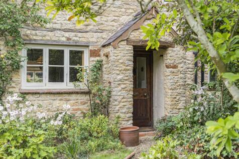 Lower End Farmhouse, 10 High Street South, Tiffiel