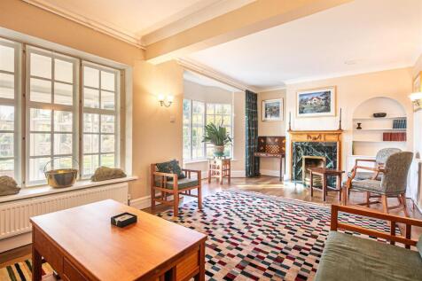 6 bed, 3 bath Detached in Sheffield - Photo 11