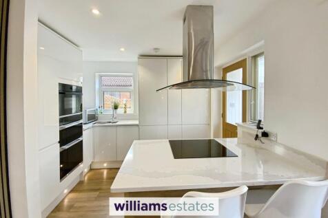 kitchen with breakfast bar