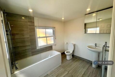 Ensuite Bathroom - Second Floor Rear
