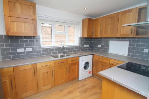 2 bedroom Maisonette in Kenley photo 4