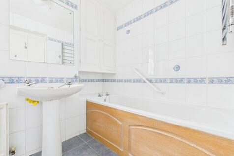 CAM04201G0-PR0076-STILL016