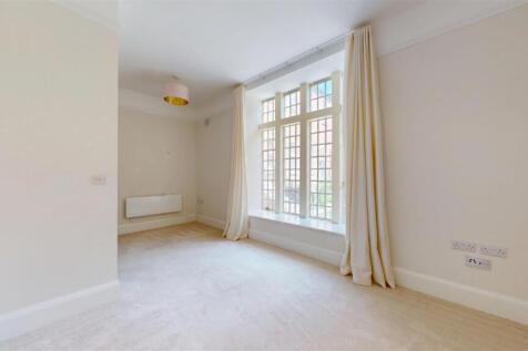 The Furlongs 38 Living Room.jpg