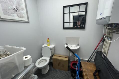 Office to rent Image 9