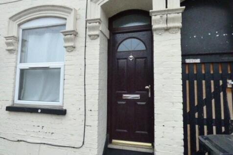 Smart flat by Luton Station