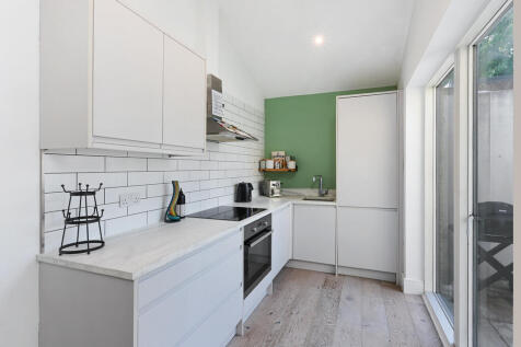 Longmans Mews, SW20 photo 2