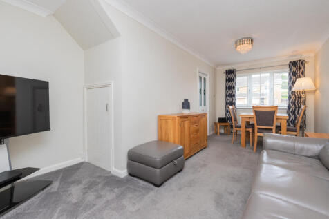 5 strathcarron way-12