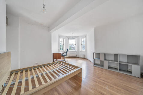 1-bed flat on Wedmore Street, N19, £1,800/mo