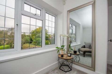 Master bedroom pic 3.jpg