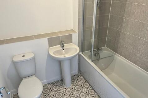 willowbank stable 5 bath.jpg