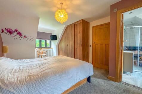 Oswald Hall Cottage - Image-13.jpg