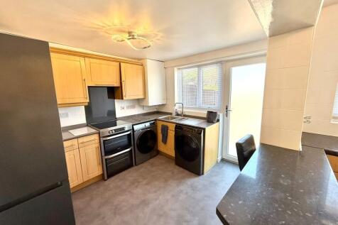 Baker Drive, Great Sutton, Ellesmere Port, Cheshire West And Chester photo 3