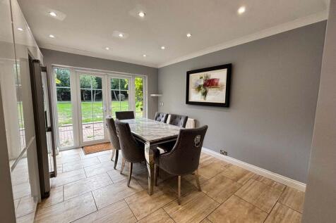 Oakwood, Ashford Hill Road, Headley photo 3