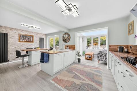 OPEN PLAN LIVING DINING KITCHEN