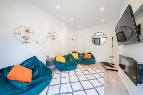 Davidson Frost-Wellings, DFW, Chambers Walk, Stanm