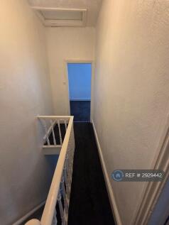 Edge Lane, Manchester, M43 photo 3