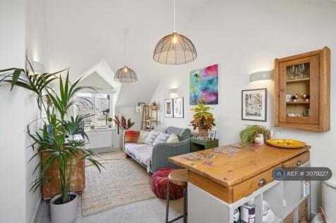 1-bed flat on Stone Mason Court, Witney, OX29, £1,250/mo