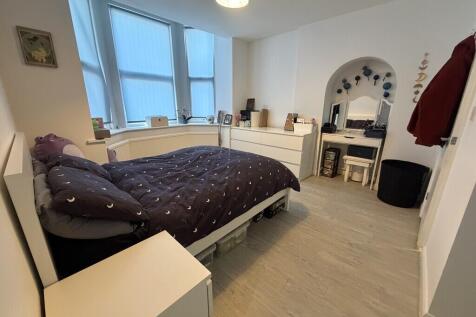 Upton Road, Watford photo 3