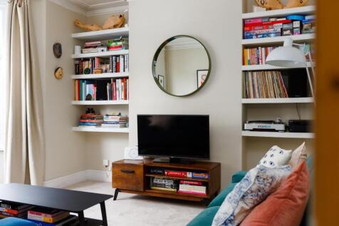 221 Avonvale Road-19.jpg