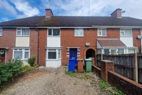 Burnthill Lane - A 4 Bedroom mid terrace house to