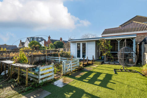 1385683-4-692f12a...