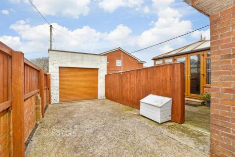 Driveway/Parking