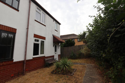 2 bed end of terrace house