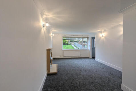 The Green, Ossett, West Yorkshire photo 4
