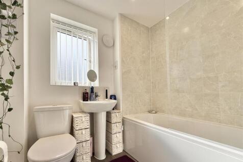 Family Bathroom.jpeg