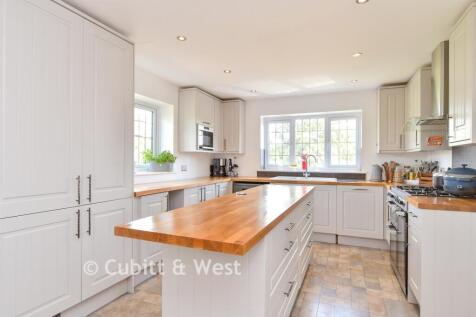 Kitchen/ Breakfast Room