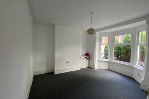 64 Avondale Road, Wolverhampton photo 4
