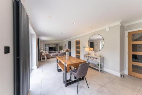 18 Royal Garden-020.jpg