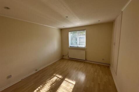 Willoughby Court photo 4